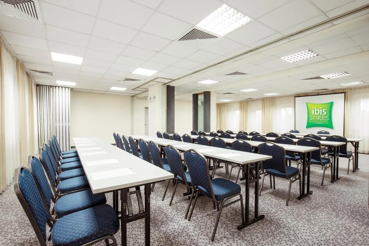 Отель Ibis Styles Warszawa West Моры