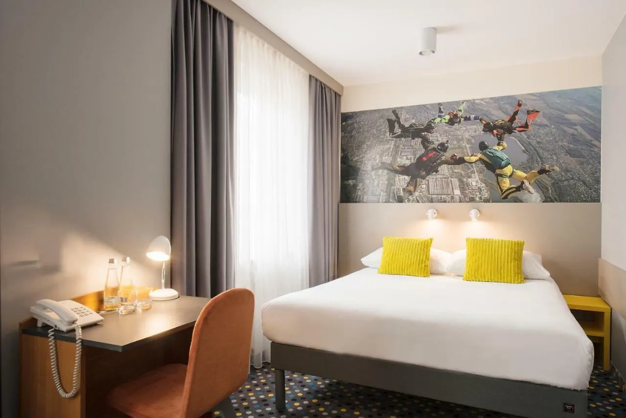 Отель Ibis Styles Warszawa West Моры
